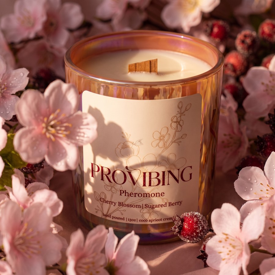 Pheromones candle detail